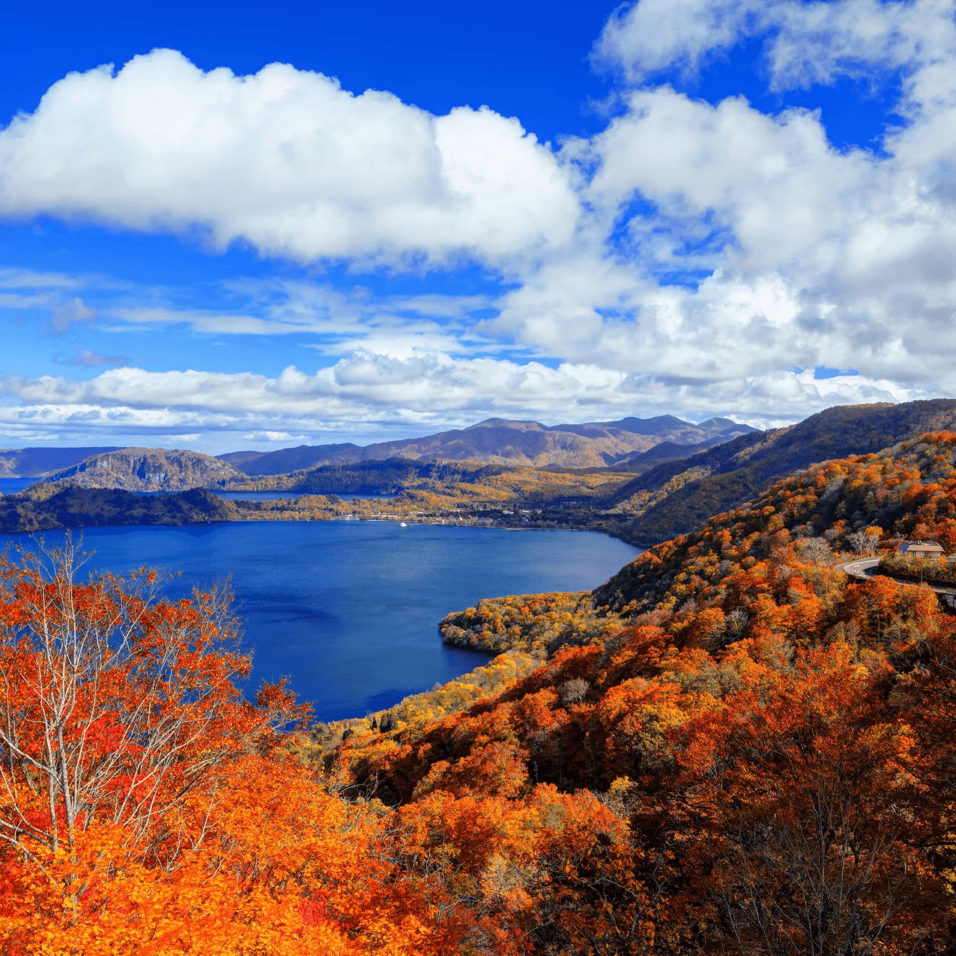 Lake Towada in autumn